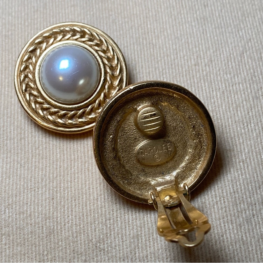 Signed Carolee Vintage Clip-on Earrings